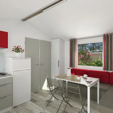 Camping De La Piscine Aigle Extérieur photo