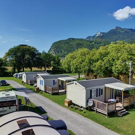 Camping De La Piscine Aigle Extérieur photo