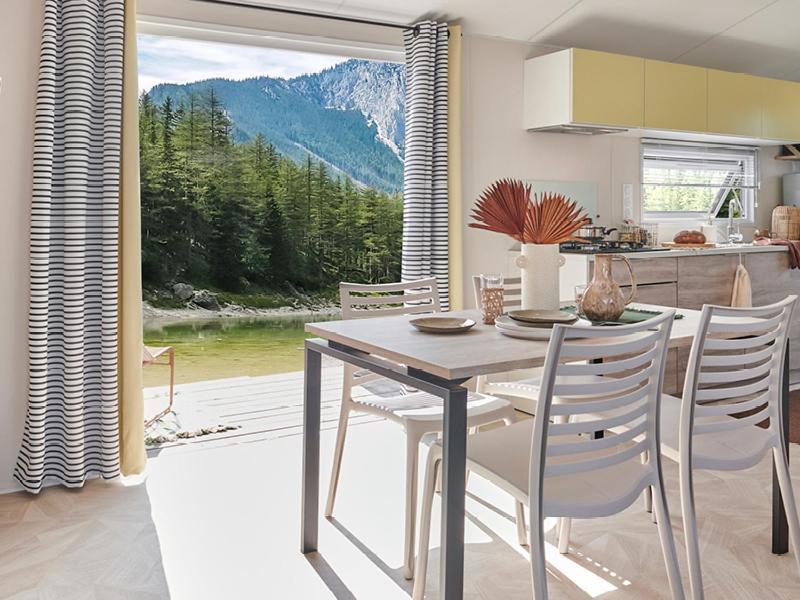 कैम्पिंग की जगह De La Piscine Aigle